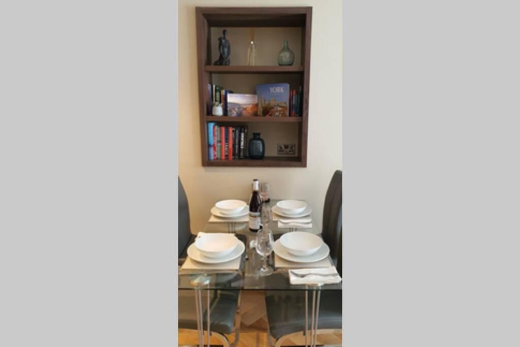 יורק Luxury One Bedroom Apartment Within The City Walls מראה חיצוני תמונה